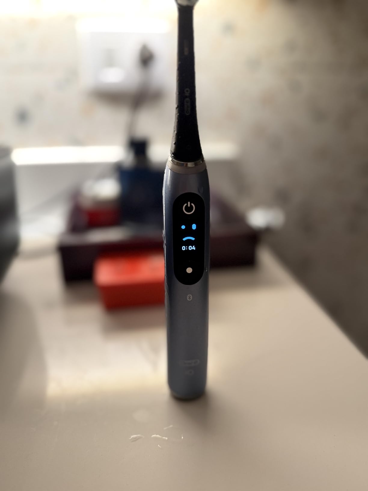 Oral-B iO Series 9 Electric Toothbrush with 4 Brush Heads, Aqua Alabaster customer photo 2