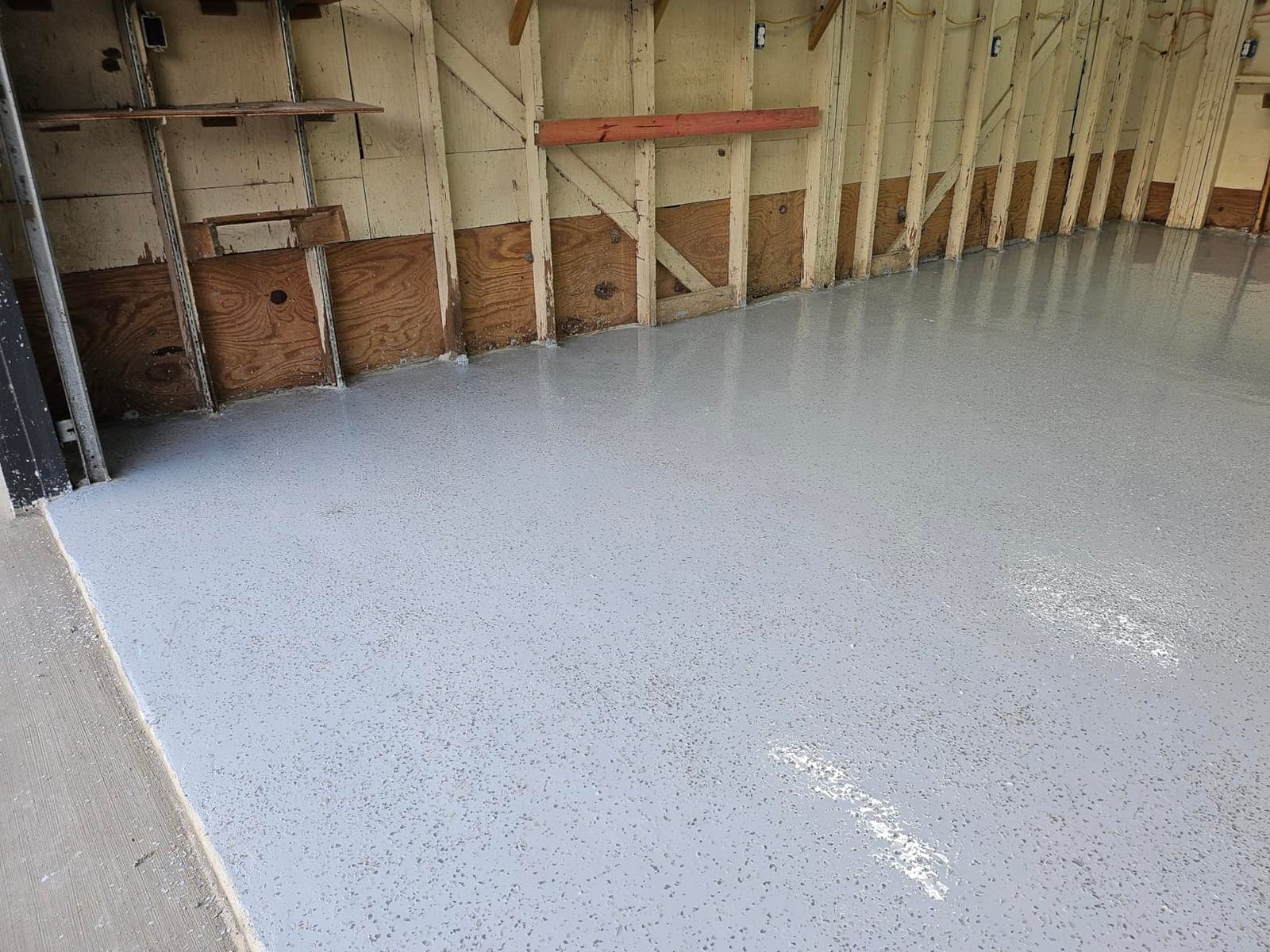 ArmorPoxy 100% Solids Garage Epoxy Floor Kit, Designer Gray, 300 Sq Ft 17pc customer photo 2