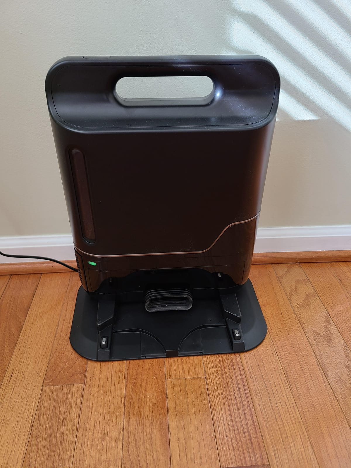 Shark Matrix Plus 2-in-1 Robot Vacuum & Mop, AV2610WA | Sonic Mopping, Matrix Clean, HEPA 60-Day Self-Empty Base, 360° LiDAR Mapping customer photo 1