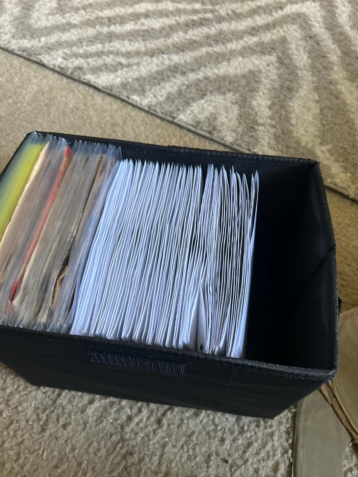 UENTIP Vinyl Record Storage Box - 7-inch LP Crate Holds 60 Records - Pack of 1 - 11x7.67x7.67 Inch - Black customer photo 1