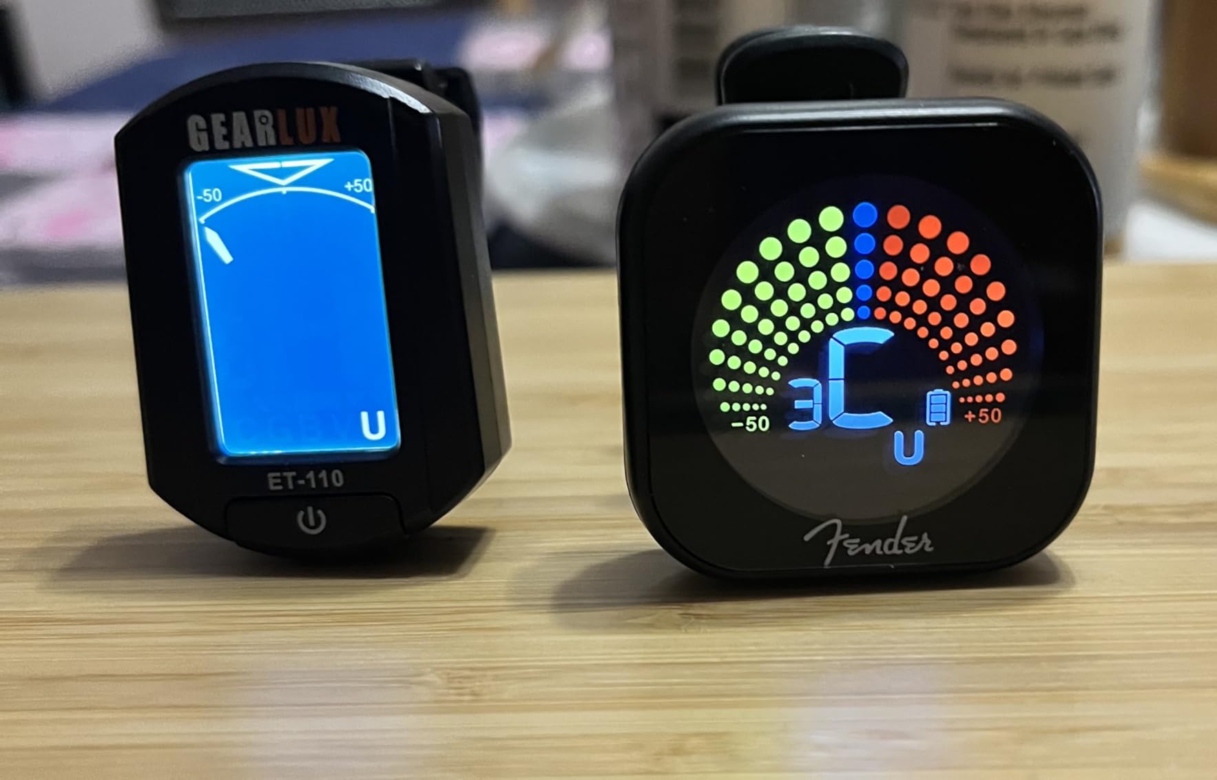 Fender Flash 2.0 Guitar Tuner Clip On, Rechargeable Guitar Tuner for 6 Strings, Battery and Micro USB Audio Charger Included customer photo 2