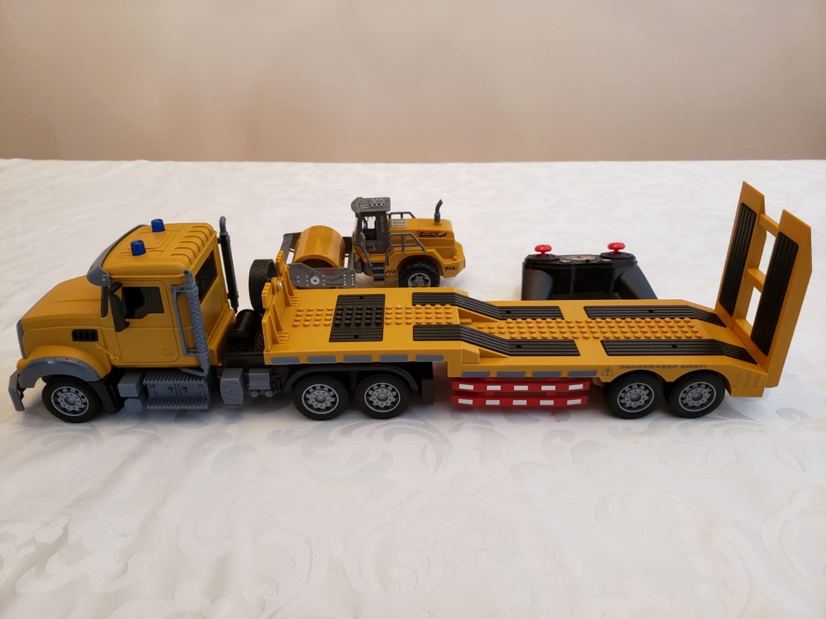 Remote Control Semi Truck Toy For Kids - 1:24 RC Semi-trailer Engineering Tractor With Sound And Lights, Trailer Truck Toy With Inertia Roller, Construction Vehicles For Boys & Girls 3-8 Years Old customer photo 2