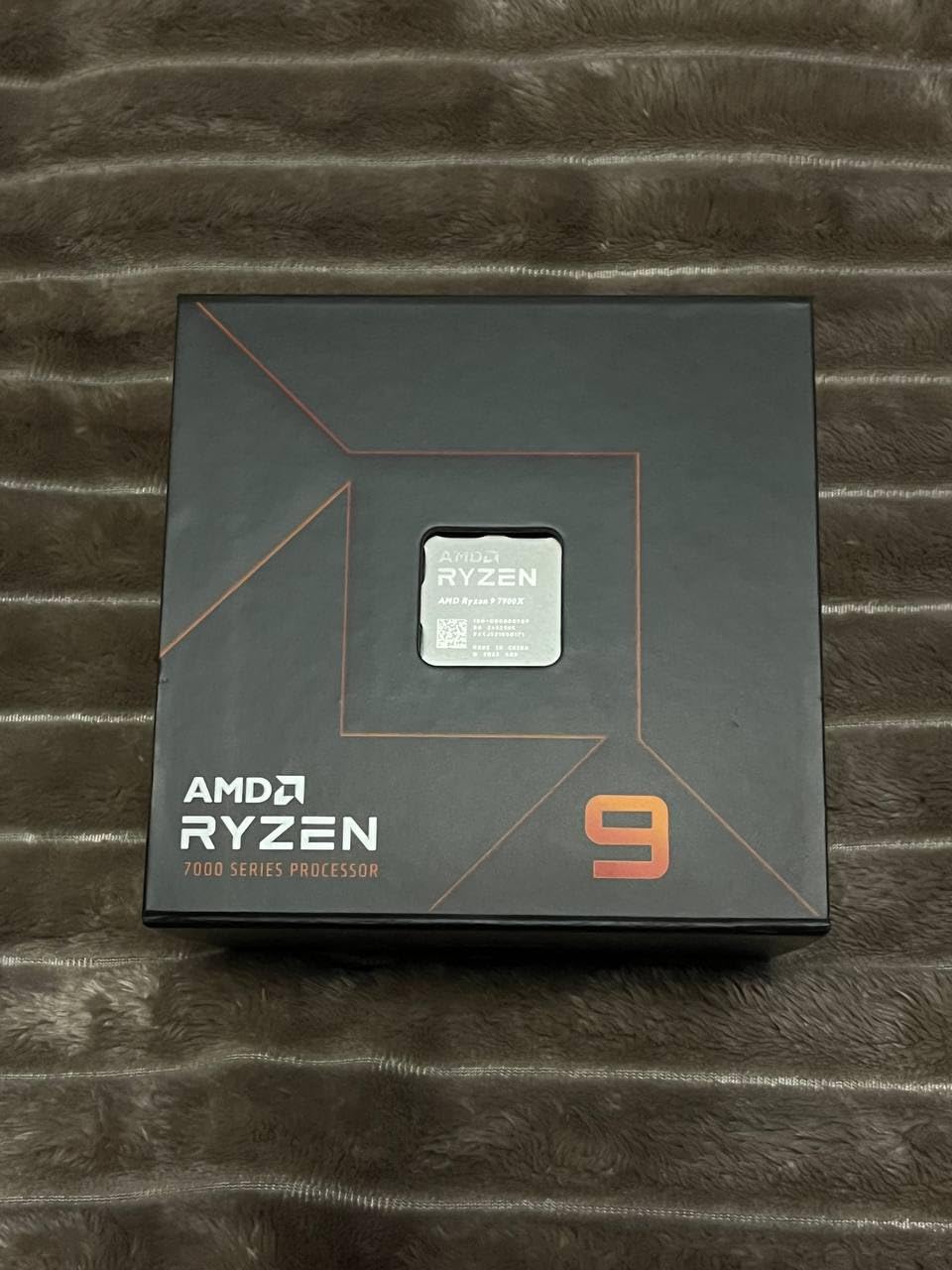 AMD Ryzen 9 7900X 12-Core, 24-Thread Unlocked Desktop Processor customer photo 2