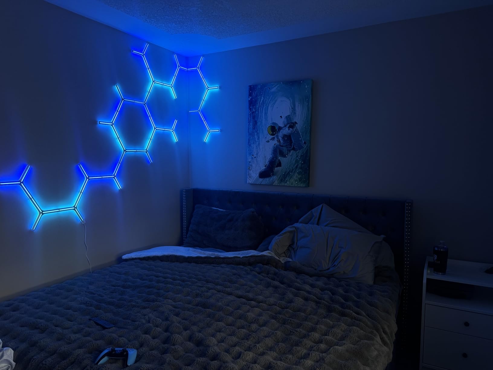 Govee Glide Y RGBIC LED Wall Lights, Smart Wi-Fi Gaming Lights with Music Sync, DIY and Timer Feature, LED Lights for Gaming Room, Wall Light 7 Pack customer photo 2