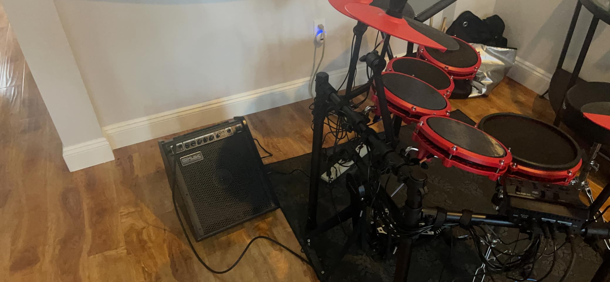 Coolmusic Electric Drum AMP 100-Watt Electronic Drum Amplifier DM100 Keyboard Speaker with Wireless Audio Connection, 3-Band EQ and DI Out customer photo 1