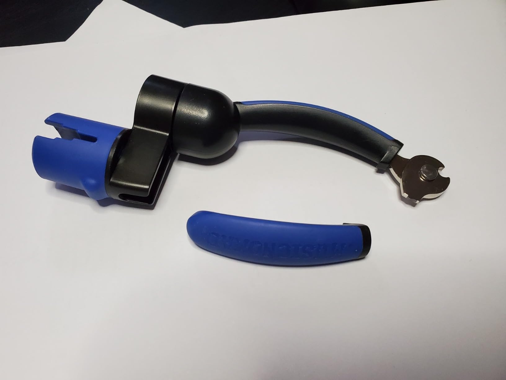 MusicNomad Grip ONE Guitar String Winder, Cutter & Pin Puller (MN223) | All-in-One Winder, Cutter and Bridge Pin Puller for Acoustic, Electric and Bass Guitars customer photo 1