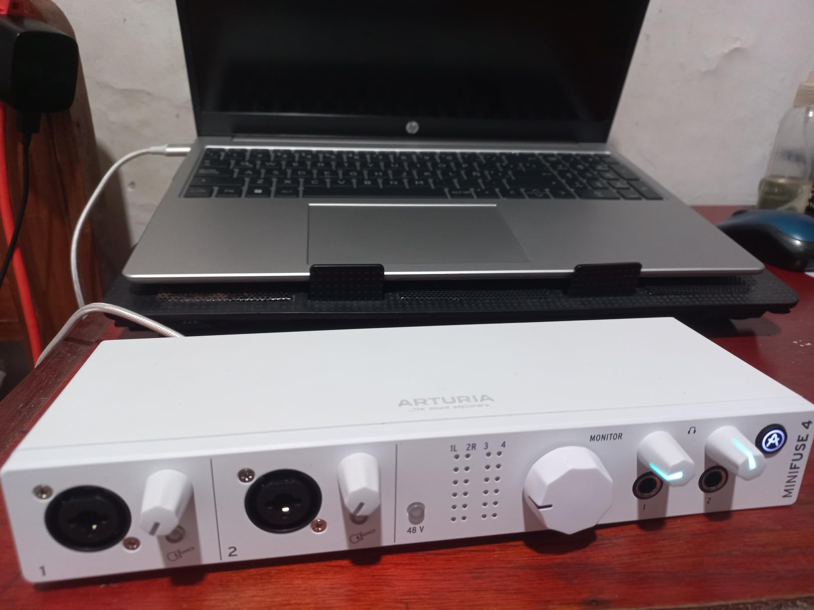 Arturia MiniFuse USB Audio & MIDI Interface, MiniFuse 4 | Record voice guitar and synths, best-in-class sound specs, pair with any microphone, Ableton Live Lite, 5-year warranty customer photo 1