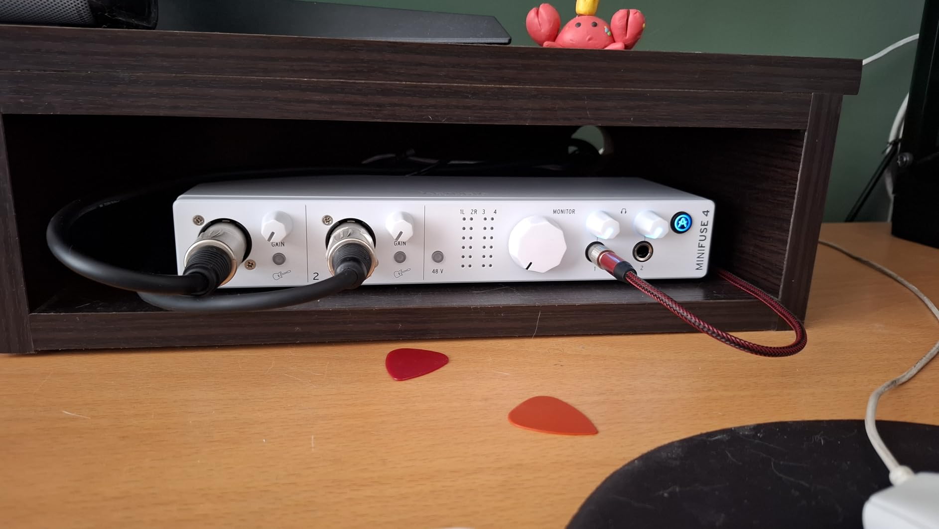 Arturia MiniFuse USB Audio & MIDI Interface, MiniFuse 4 | Record voice guitar and synths, best-in-class sound specs, pair with any microphone, Ableton Live Lite, 5-year warranty customer photo 2