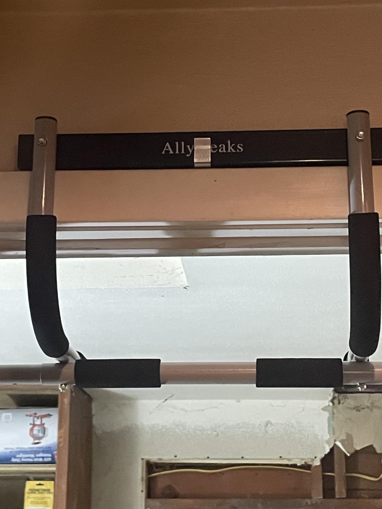 Ally Peaks Pull Up Bar for Doorway, Multiple Levels Width Adjustable Pull Up Bar Accurately Match Wide and Narrow doorframe, Indoor Chin-Up Bar Workout Bar, USA Original Patent customer photo 1