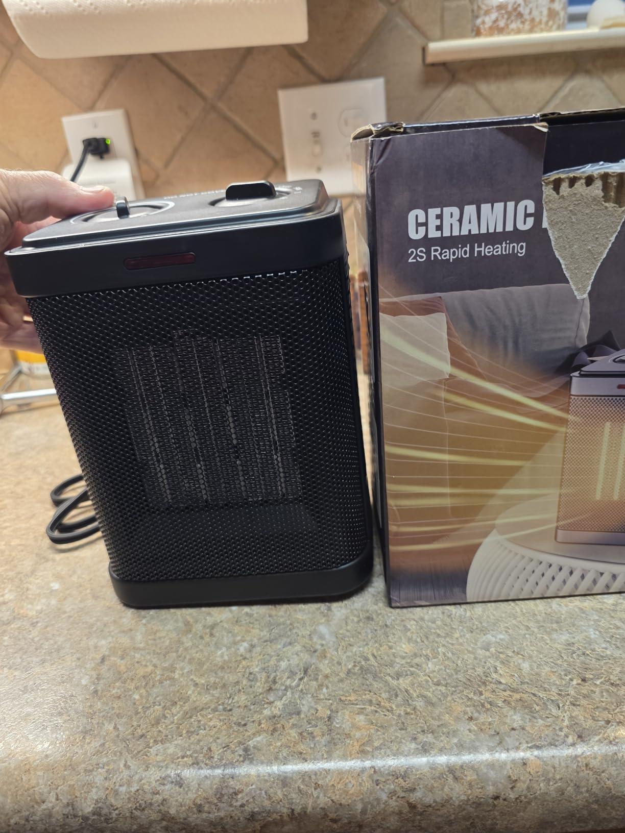 Space Heater for Indoor Use, 1500W PTC Ceramic Heater with Thermostat, Small Space Heater 2S Rapid Heating, 3 Modes, Electric Portable Heater with Safety Protection for Bedroom, Quiet Office customer photo 2