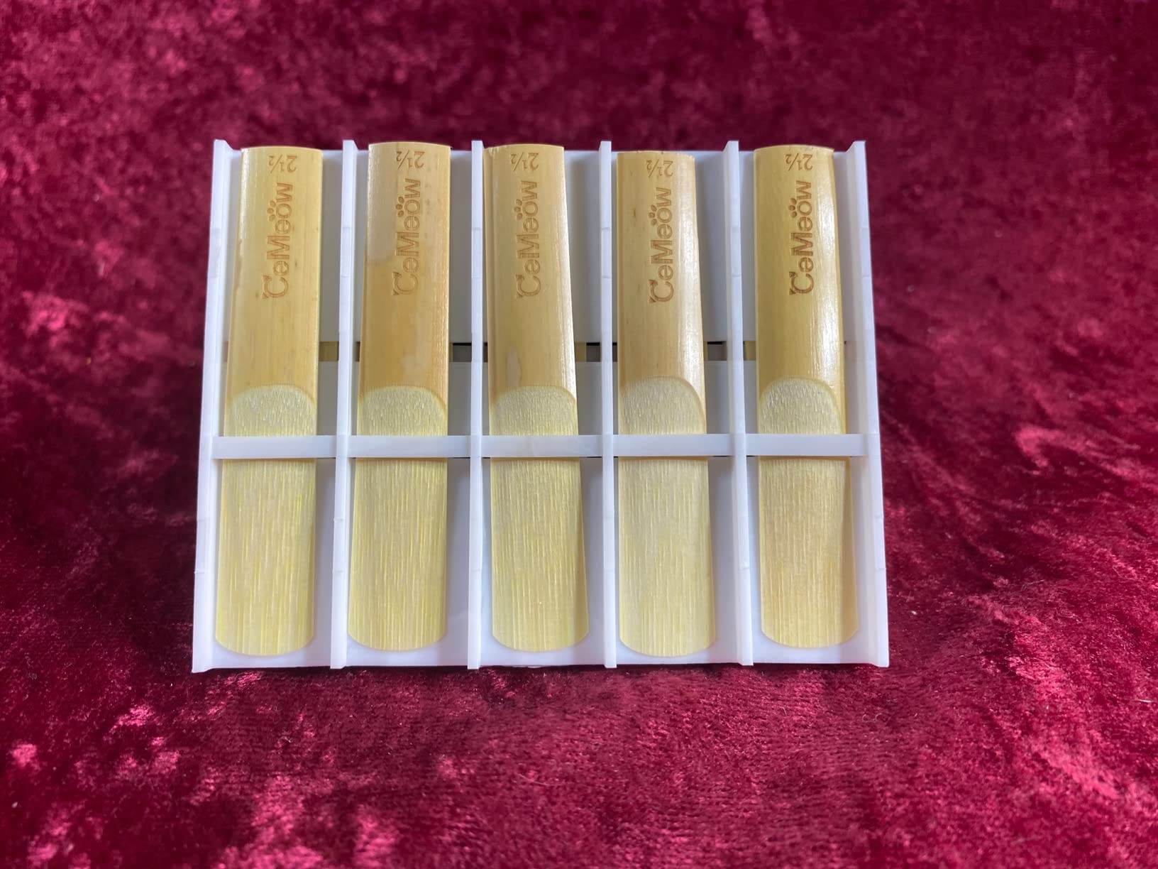 Clarinet Reeds 2.5, CeMeow Traditional Reeds for Clarinet Beginner 10 Pack with Plastic Box customer photo 2