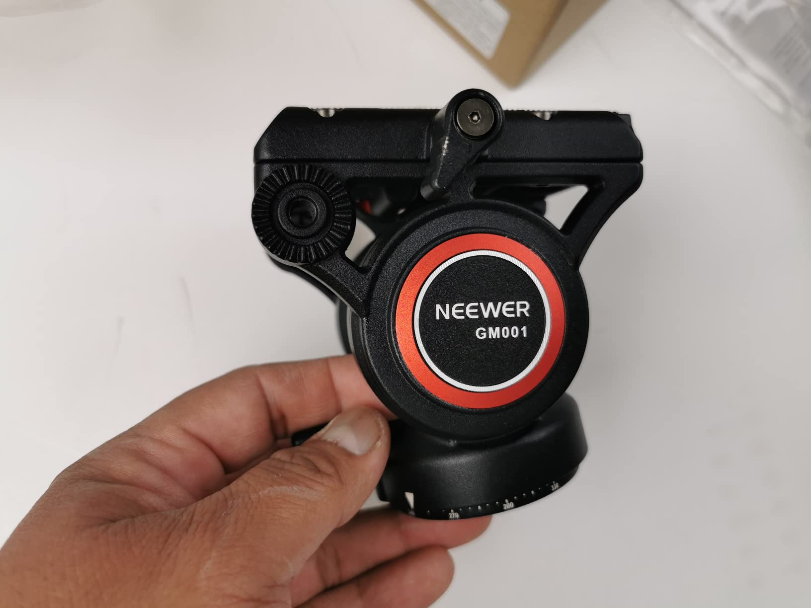 NEEWER Video Tripod Fluid Head GM001 with Quick Release Plate, Telescopic Handle & Panorama Scaled Base, Max Load 13.2lb/6kg, Heavy Duty for DSLR Video Cameras customer photo 2
