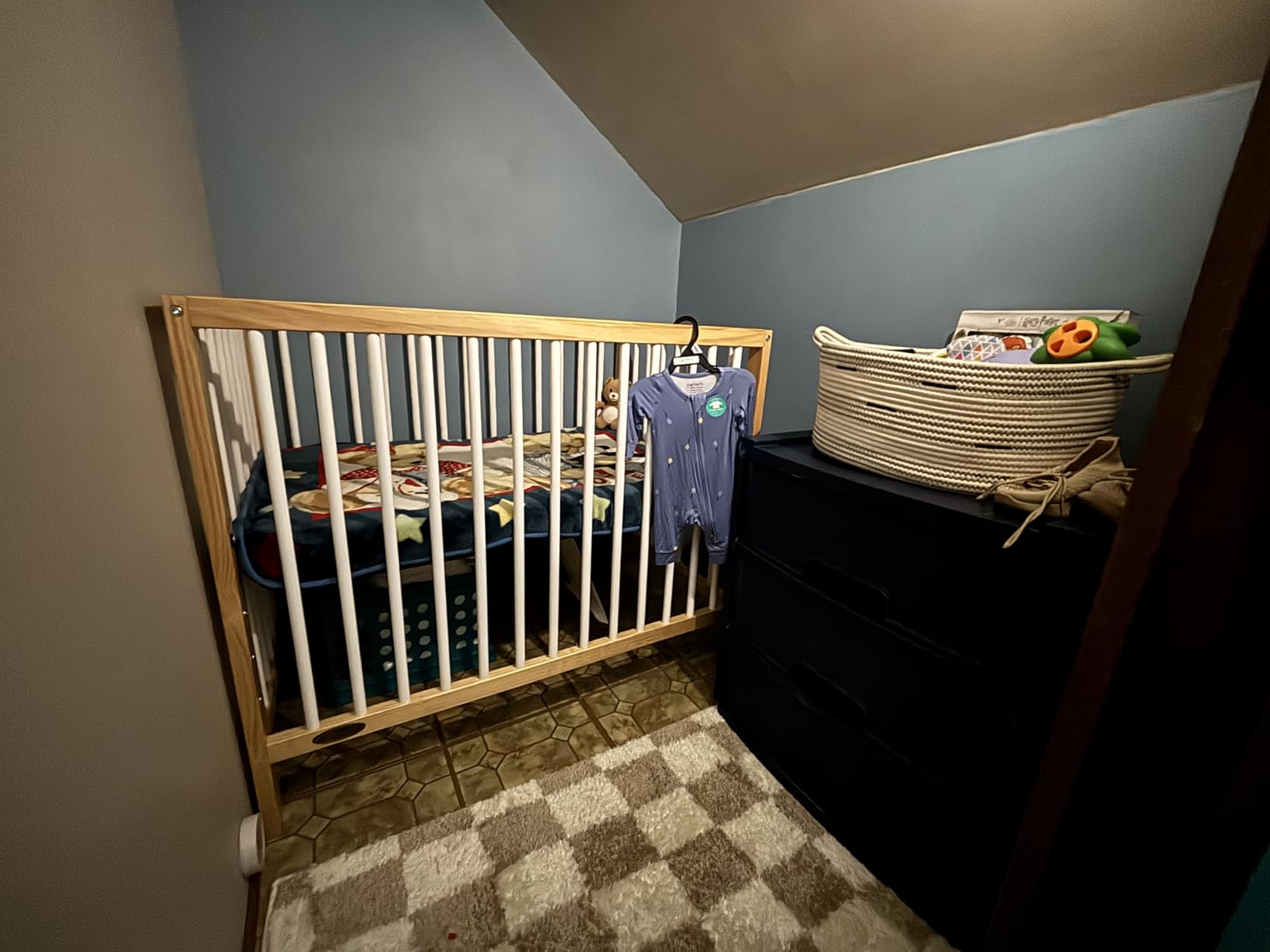 Graco Teddi 4-in-1 Convertible Mini Crib with Bonus Mattress, Driftwood customer photo 2