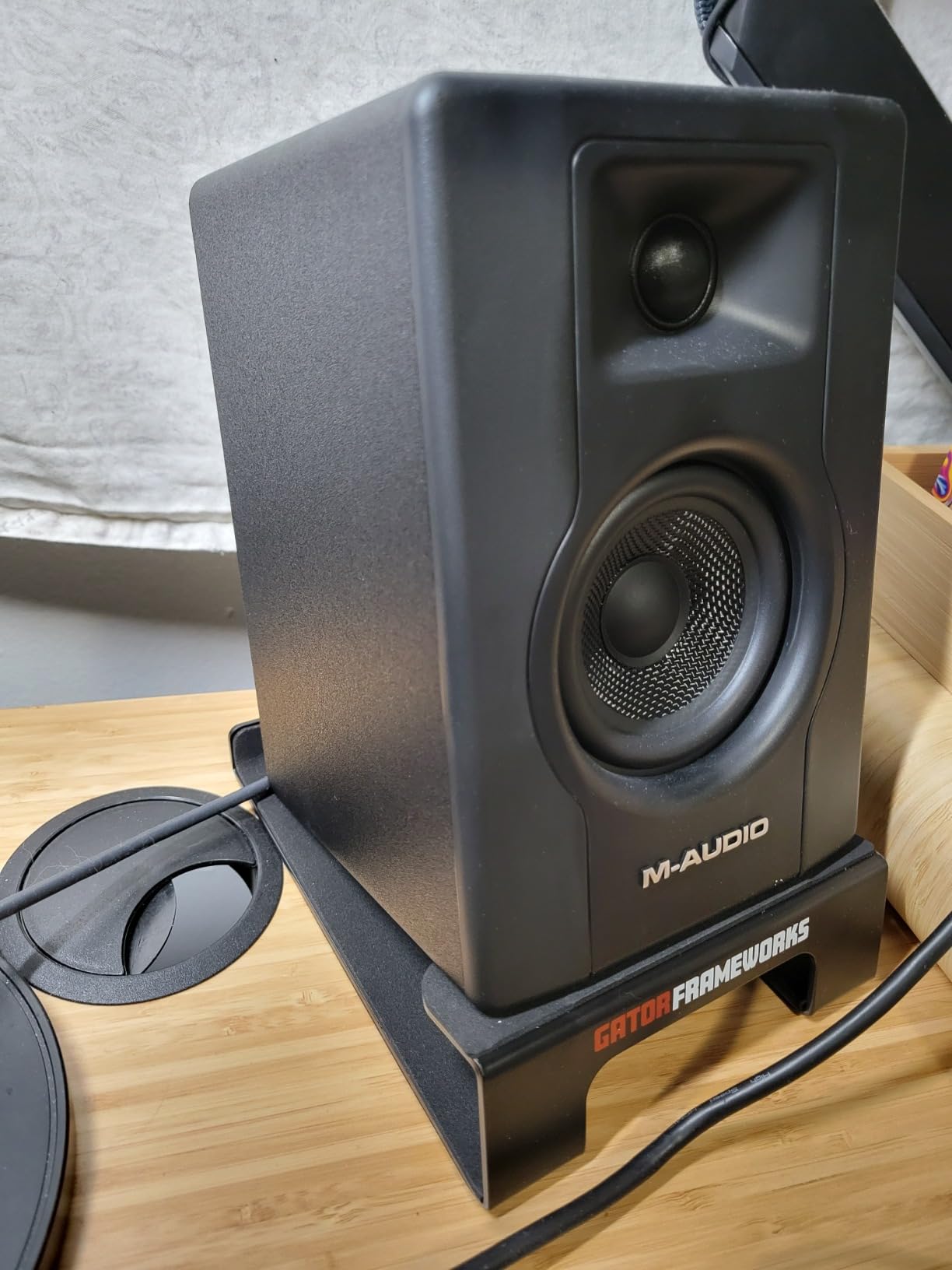 Gator Frameworks Desktop Wedge Stands for Small to Medium-Size Computer Speakers & Studio Monitors - Set of 2 (GFW-SPKSTMNDSK-WDG) customer photo 1