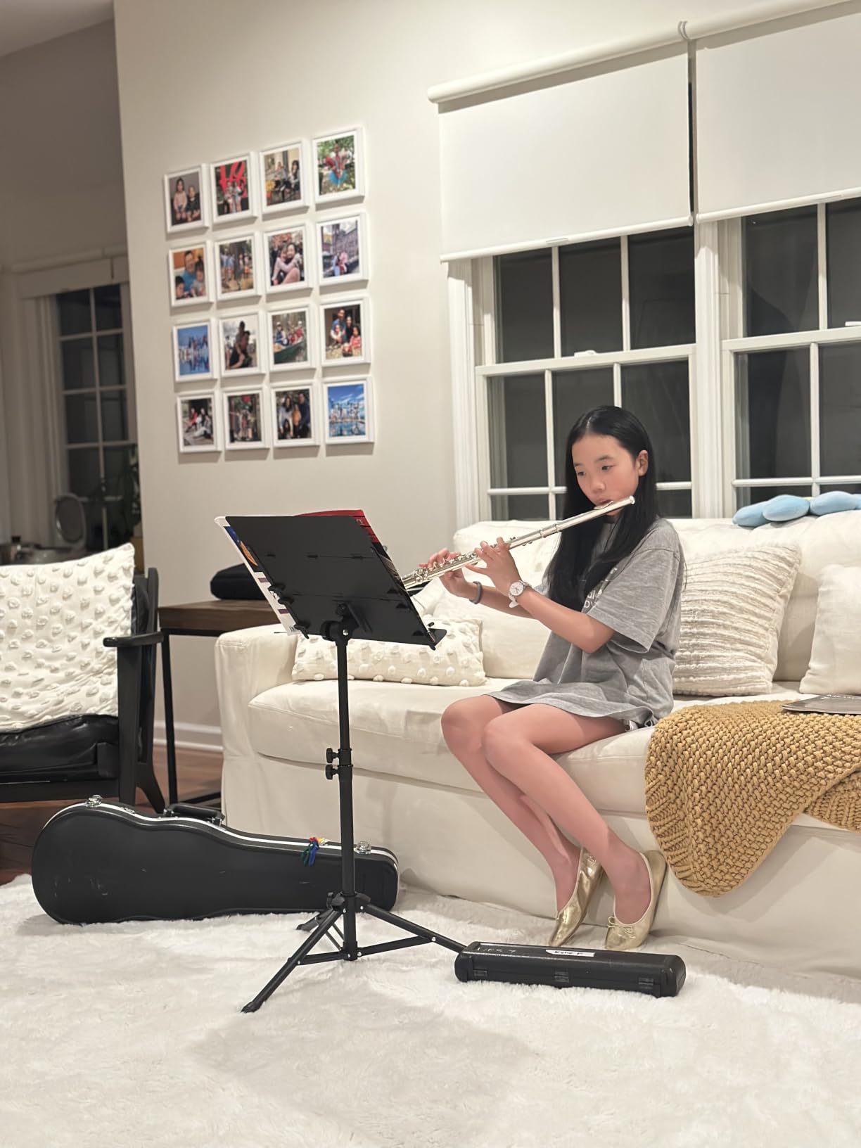 CAHAYA Sheet Music Stand Foldable with Tri-fold Panel Portable Metal Stand | Stable Adjustable-Height Floor Music Stands with Carrying Bag Matte Frosted Finish for Piano Guitar Violin Learning Practice customer photo 2