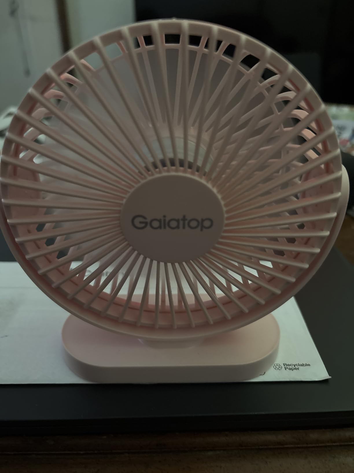 Gaiatop USB Desk Fan, 5.5 Inch Quiet 3 Speeds Small Portable Fan Pink customer photo 1