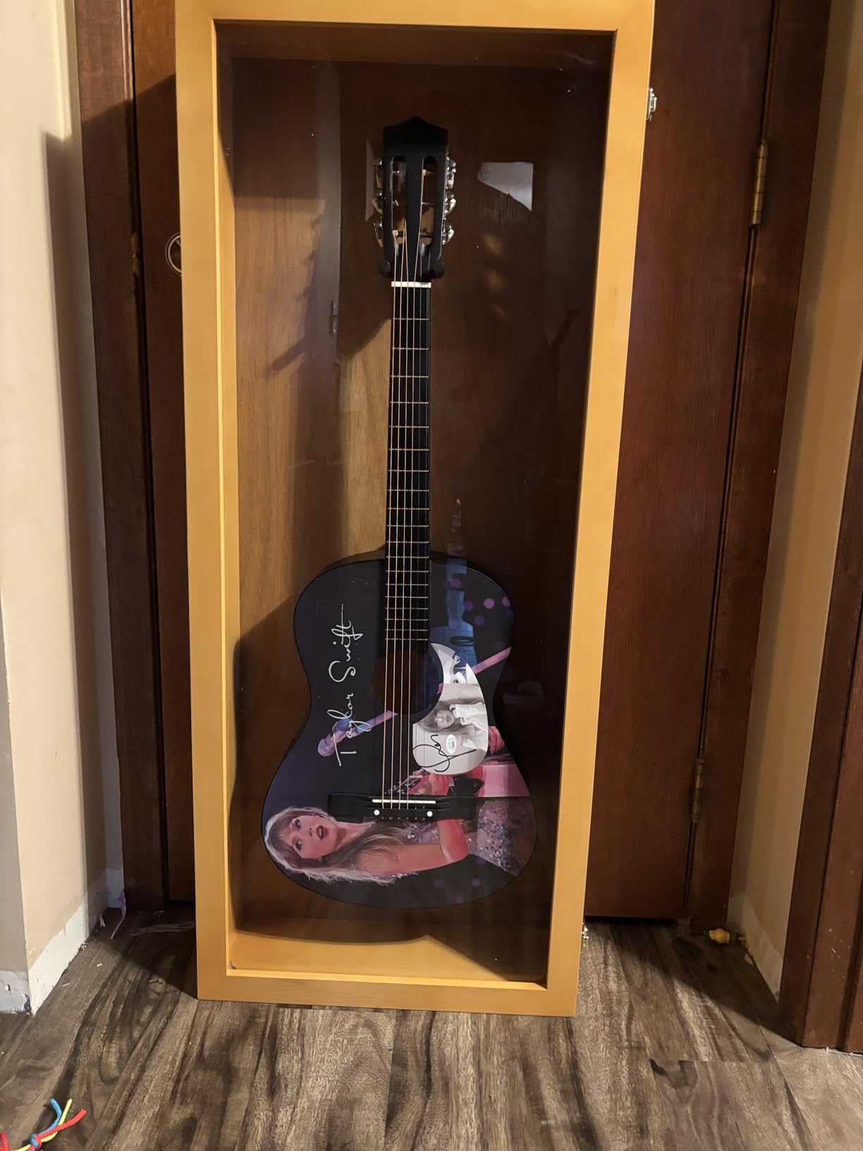 PENNZONI Acoustic Guitar Display Case - Acrylic Acoustic Guitar Case - Guitar Display Case Wall Mount Made from Hardwood Frame & Clear Acrylic - Black w/ No Felt customer photo 2