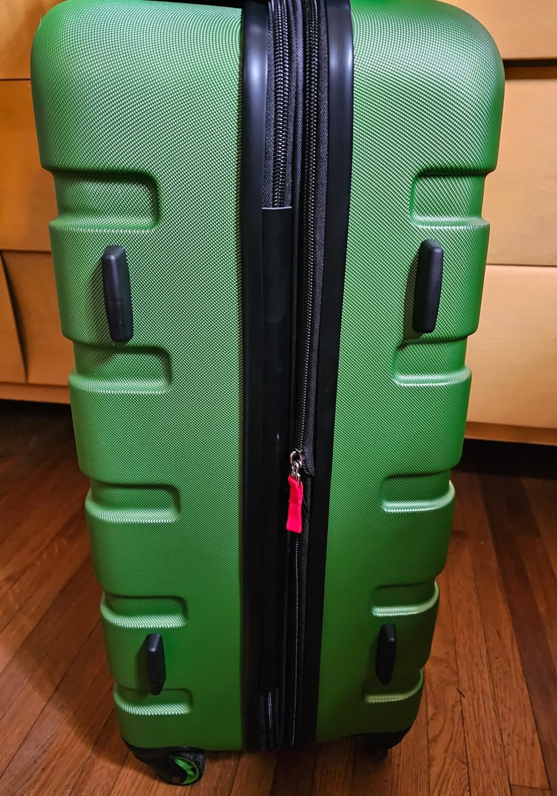 SwissGear 7366 Signature Hardside Expandable Luggage with Spinner Wheels, TSA Lock, Evening Haze, Checked-Large 27-Inch customer photo 2