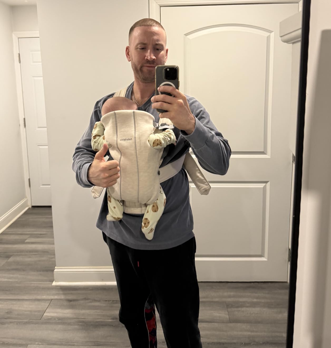 BabyBjorn Baby Carrier Mini, Light Beige, 3D Jersey, Infant Carrier (7-24 lbs), Ergonomic, Easy-to-Use customer photo 1