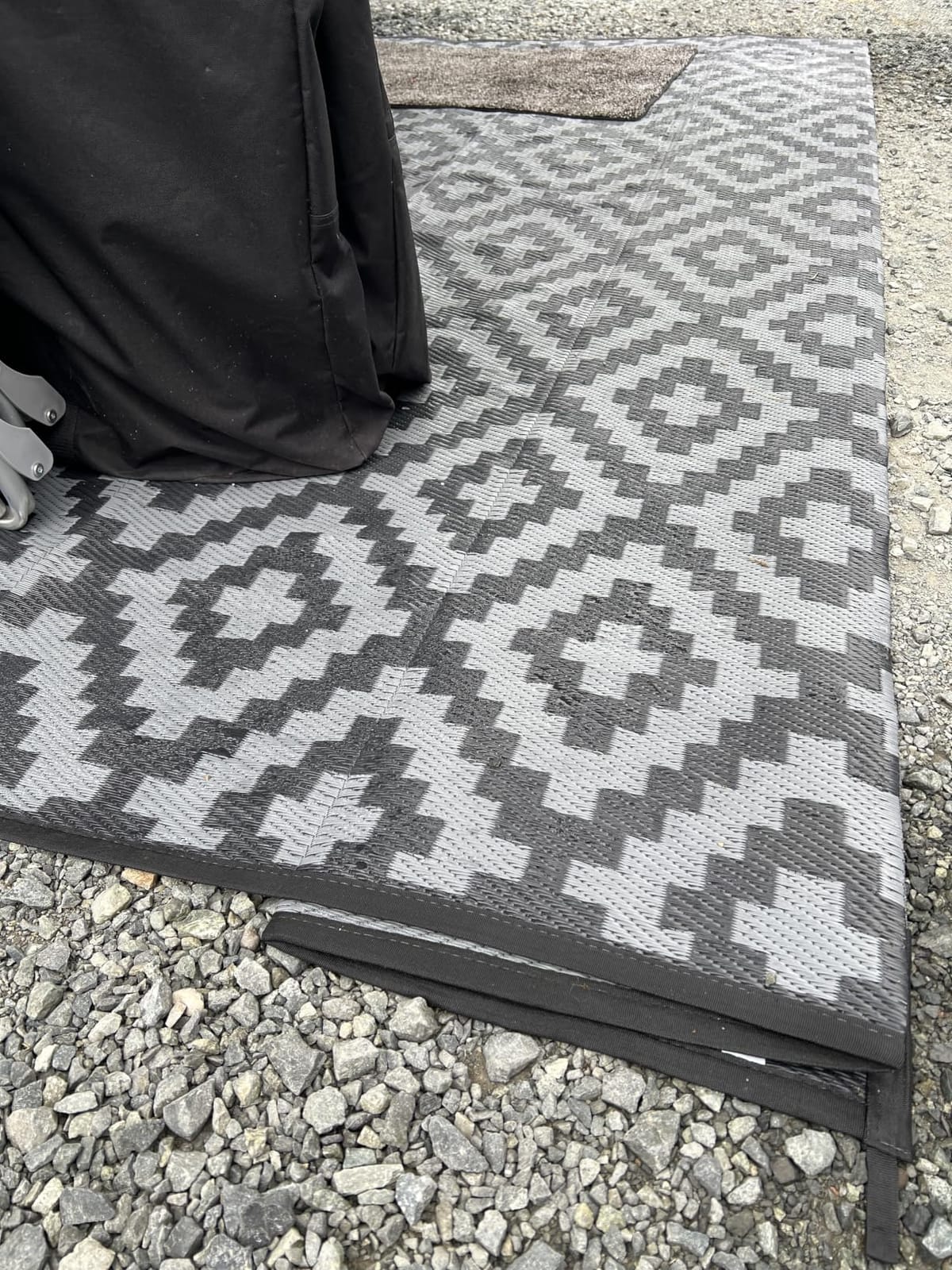 SAND MINE Reversible Mats, Plastic Straw Rug, Modern Area Rug, Large Floor Mat and Rug for Outdoors, RV, Patio, Backyard, Deck, Picnic, Beach, Trailer, Camping, Black & Beige, 6' x 9' customer photo 1