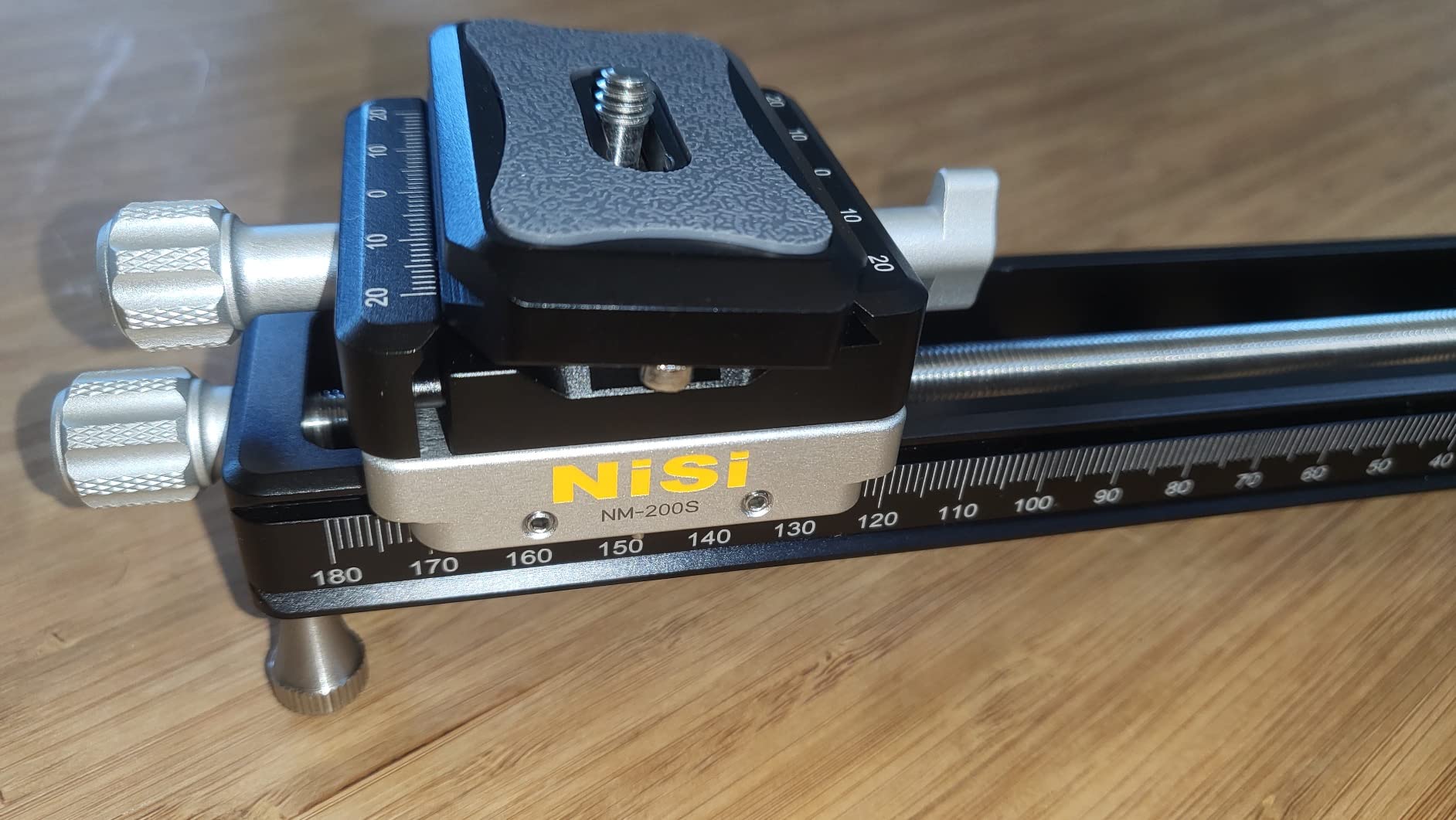 NiSi - NM-200S Macro Focusing Rail, Precision Focus Slider for Macro Photography, Universal Tripod Mounting, 360-Degree Rotating Clamp with Quick-Release Plate, Detachable Feet, Arca-Swiss Compatible customer photo 1