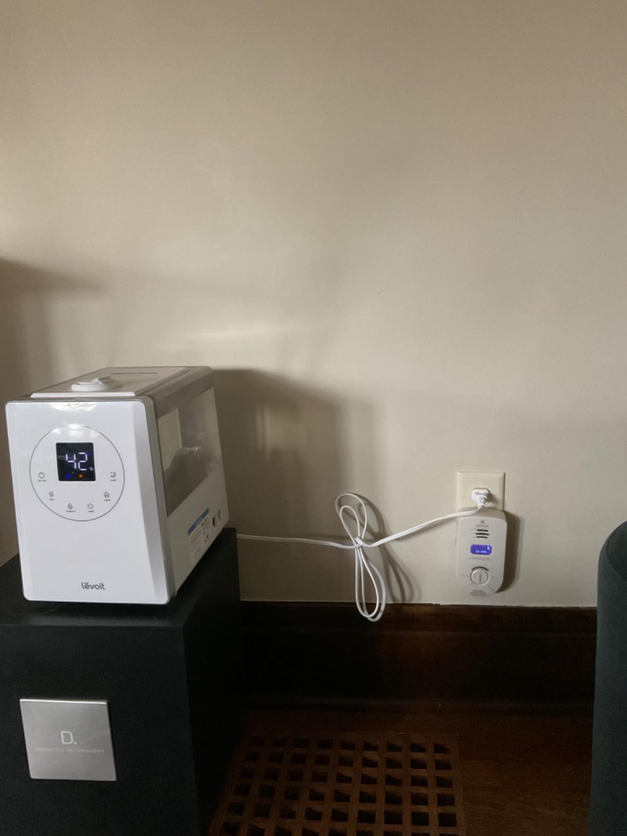 Kidde Smart Carbon Monoxide Detector & Indoor Air Quality Monitor, Plug-in, WiFi, Alexa Compatible Device, Voice & App Alerts customer photo 1