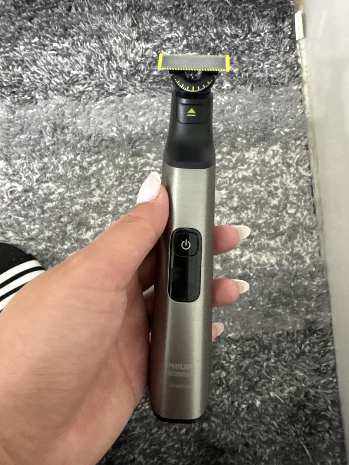 Norelco Philips OneBlade 360 Hybrid Face Trimmer and Shaver, 5 Length Comb | 360 Blade Technology, 5-length Comb, 100% Showerproof, Stainless Steel Blade Lasts up to 4 months, 45-Min Runtime, QP2724/90 customer photo 1