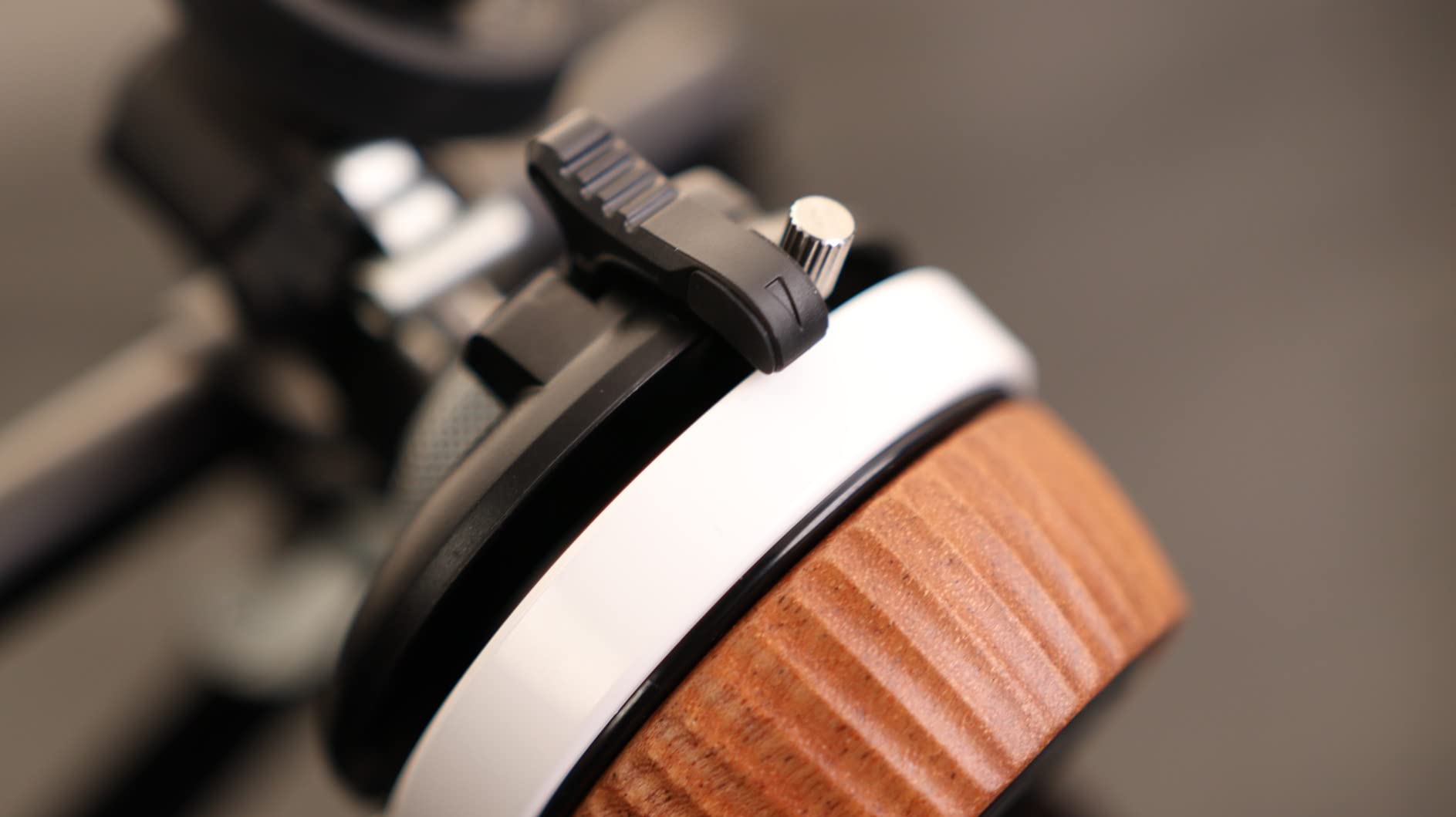SmallRig F60 Modular Follow Focus with A/B Stops, Allows Wide-Range (0.6kgf-1.8kgf) Stepless Damping Adjustment, with 15mm Rod Clamp and Snap-on Gear Ring Belt for DSLRs and Mirrorless Camera customer photo 1
