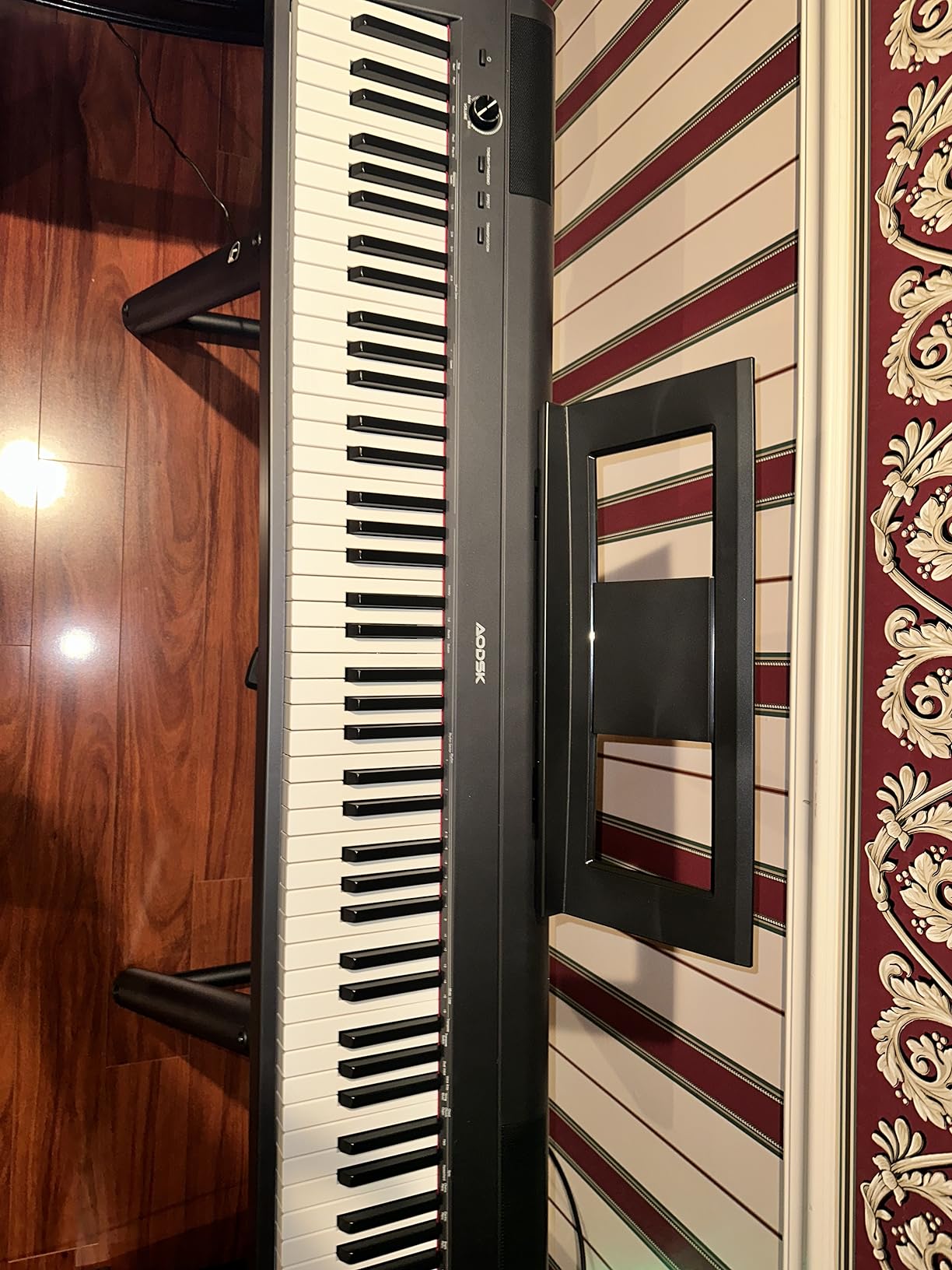 AODSK Digital Piano 88 Key Weighted keyboard Piano with Portable and stable U stand, Full Size Weighted Keyboard, with 3-Pedal Unit, 2x15W Stereo Speakers, MP3 Function, Black, Piano Lessons customer photo 1