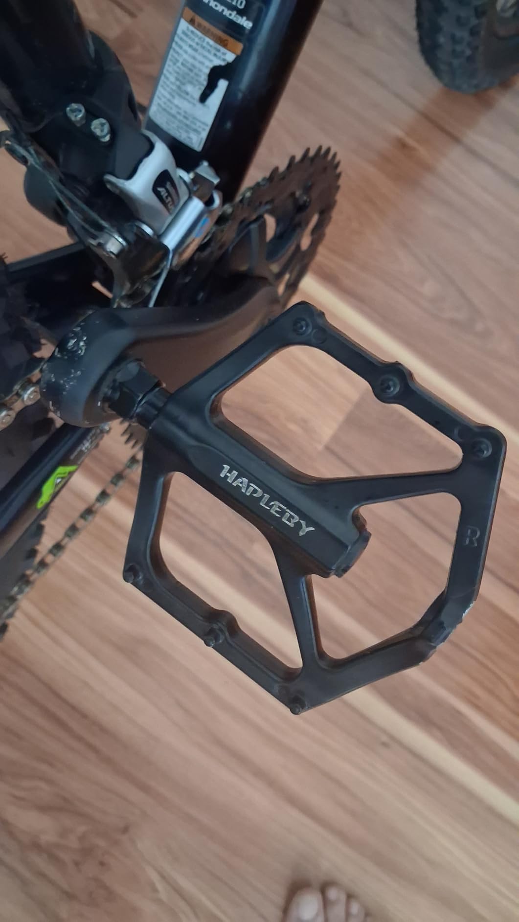 Hapleby Premium Bike Pedals of 9/16 Inch, Professional Mountain and Road Bike Flat Pedal with 2 Sealed Bearings customer photo 2