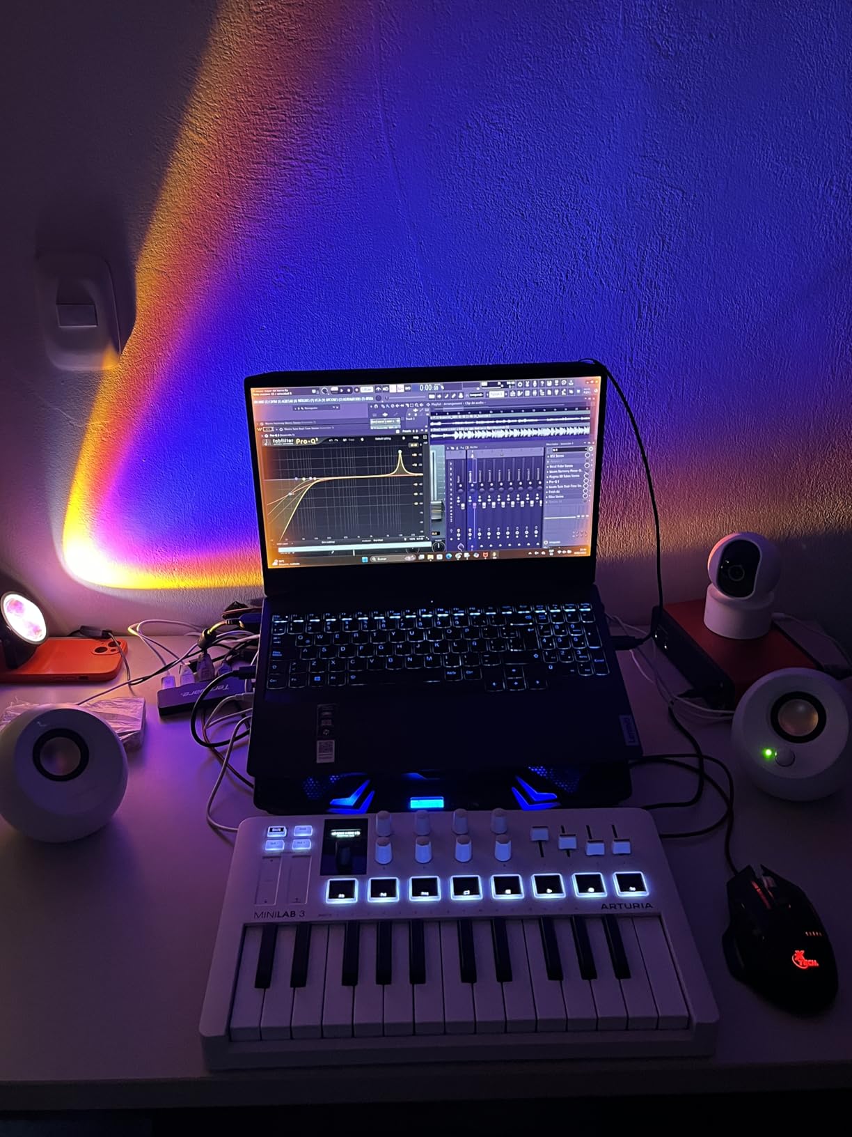 Arturia MiniLab 3 Universal MIDI Controller, Deep Black customer photo 1