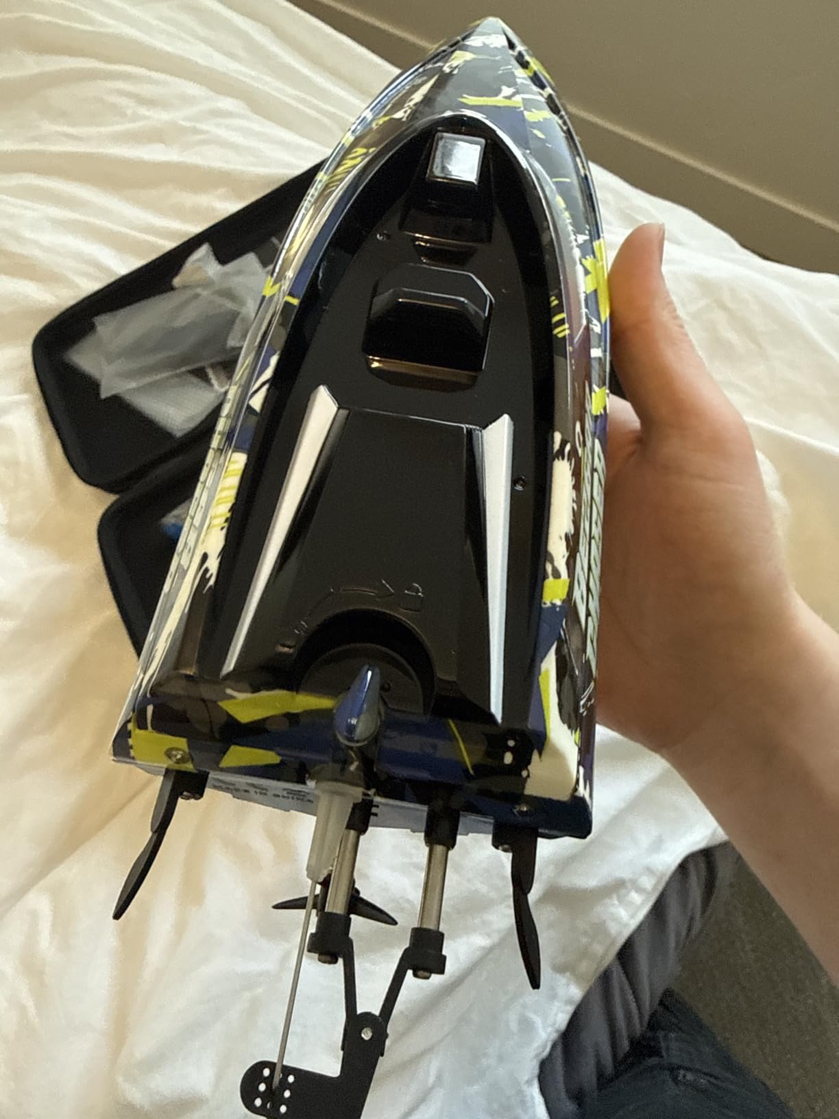 BEZGAR TX123 Remote Control Boats - Fast Speed RC Boat 32+ KPH with A Portable Suitcase for Lakes & Pools & Salt Water customer photo 1