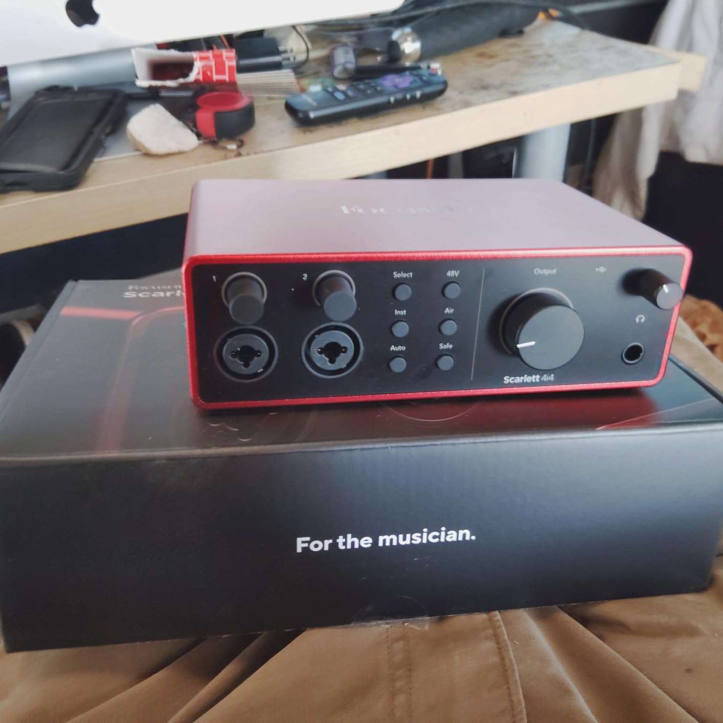 Focusrite Scarlett 4i4 4th Gen USB Audio Interface, for Musicians, Songwriters, Guitarists, Content Creators — High-Fidelity, Studio Quality Recording, and All the Software You Need to Record | 4-In 4-Out, 2 Mic Preamps, 2 Hi-Z Inputs, 4 Line Inputs, MIDI In/Out, Auto Gain, Clip Safe, Air Modes, 24-Bit/192kHz customer photo 1