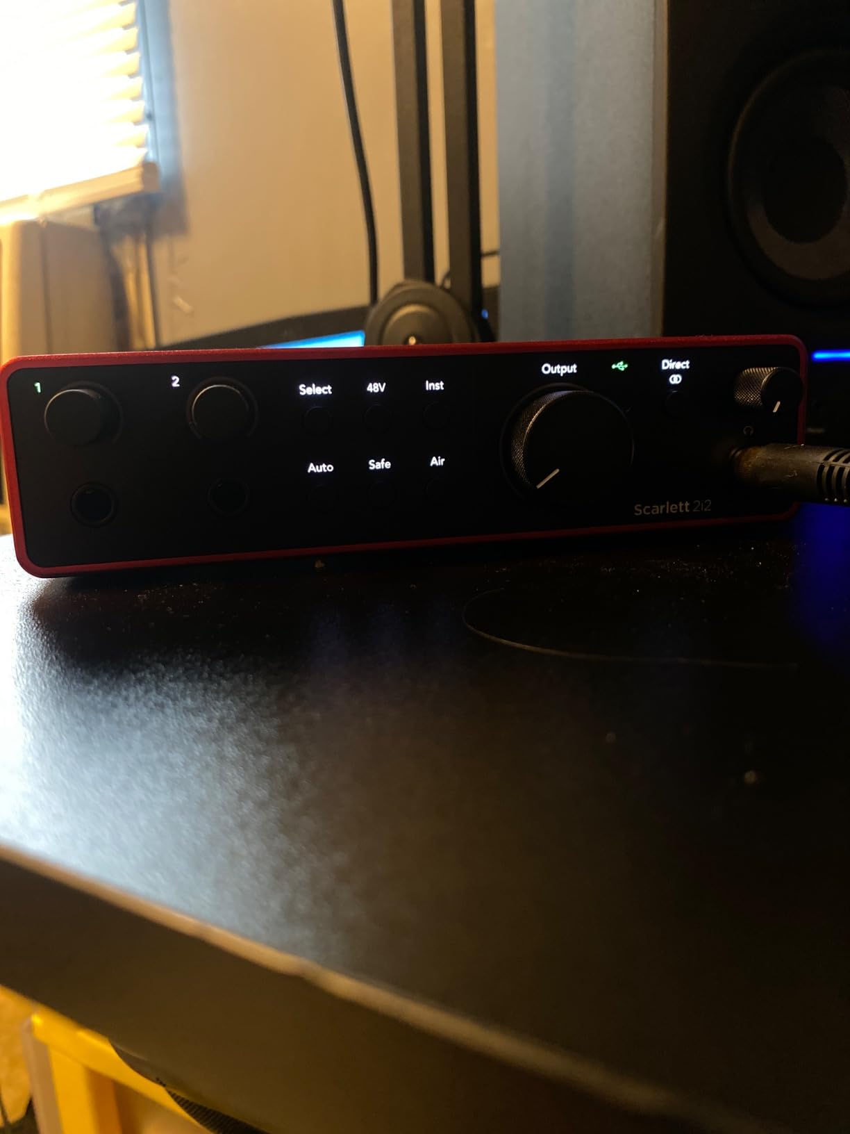 Scarlett 2i2 4th Gen USB-C Audio Interface | 2 Mic Preamps, 2 Hi-Z Instrument Inputs, 24-Bit/192kHz, 120dB Dynamic Range, Auto Gain, Clip Safe, Air Modes customer photo 1