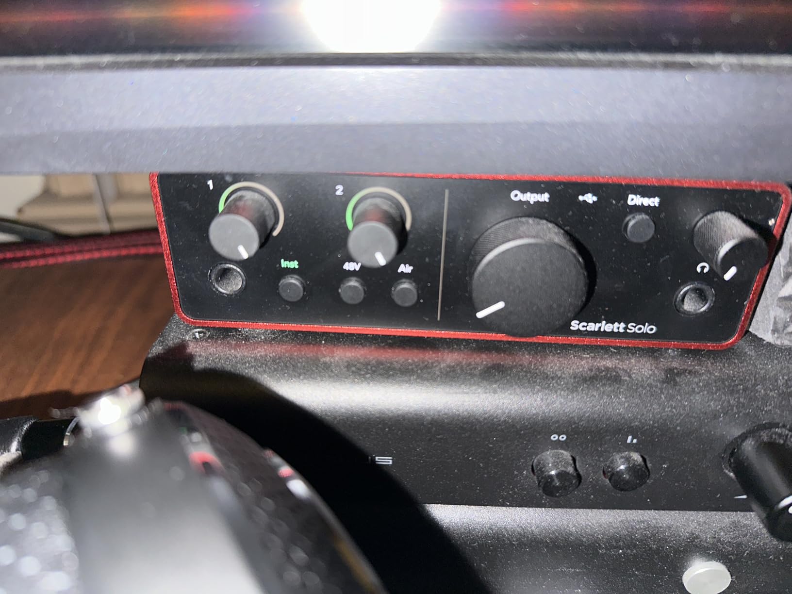 Scarlett Solo 4th Gen USB-C Audio Interface | 1 XLR Mic Preamp, 1 Hi-Z Instrument Input, 24-Bit/192kHz, 120dB Dynamic Range, Air Modes, PC/Mac/iPad Compatible customer photo 1