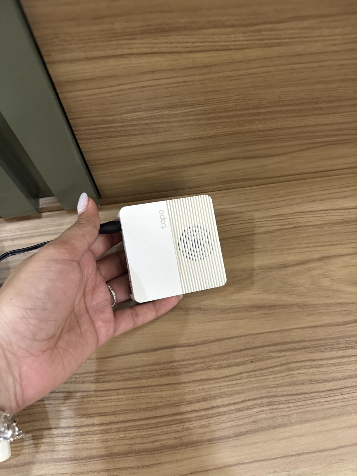 Tapo Smart Hub with Built-in Chime, H200, 2.4GHz Wi-Fi Required | Connect up to 64 Smart + 4 Camera Devices, Sub-1G Low-Power Wireless Protocol, 512GB Local Storage customer photo 1