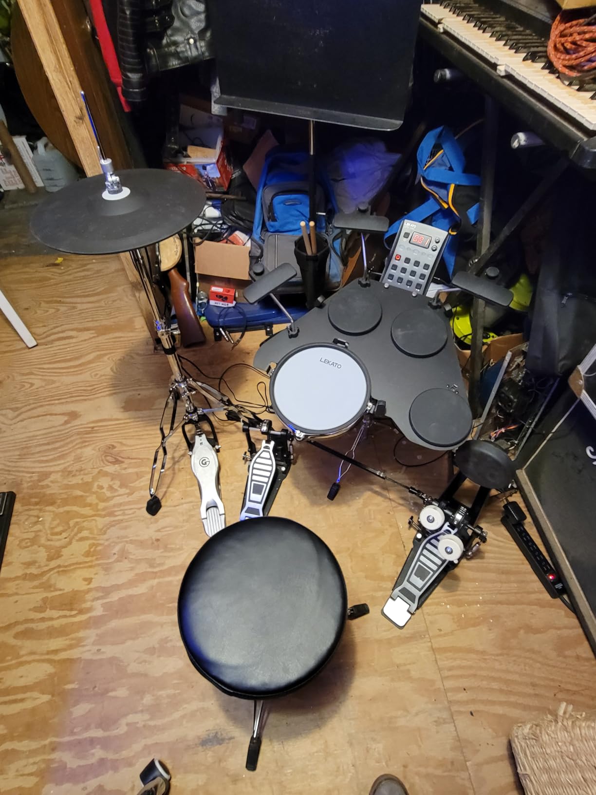 LEKATO Electronic Drum Set, Portable Electric Drum Set for Beginner with Quiet Mesh Snare Drum Pads, 220+ Sounds, USB MIDI, 2 Switch Pedal, Electric Drum Kit with Sticks, Travel Bag customer photo 2