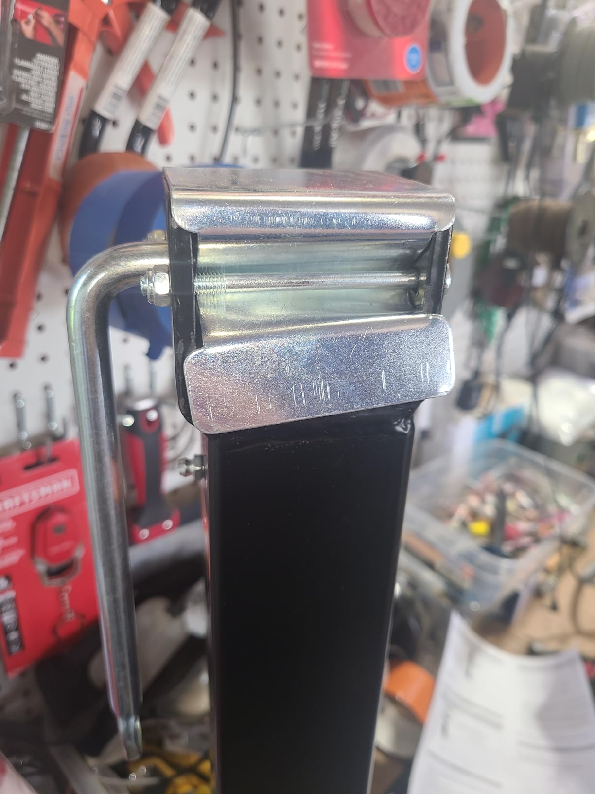 VEVOR 8000lbs Heavy-Duty Square Direct Weld on RV Jack, 15-1/4 Inches Lift, Adjustable Drop Leg, for Lifting RV, Horse, Utility, Yacht Trailers, TJD-7000S customer photo 1