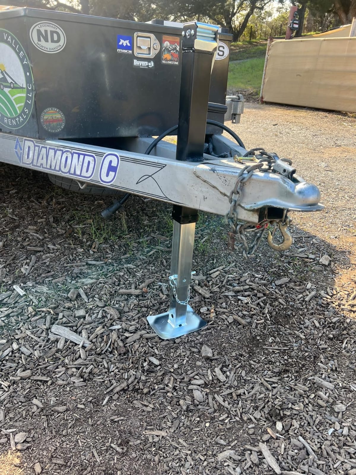 VEVOR 8000lbs Heavy-Duty Square Direct Weld on RV Jack, 15-1/4 Inches Lift, Adjustable Drop Leg, for Lifting RV, Horse, Utility, Yacht Trailers, TJD-7000S customer photo 2