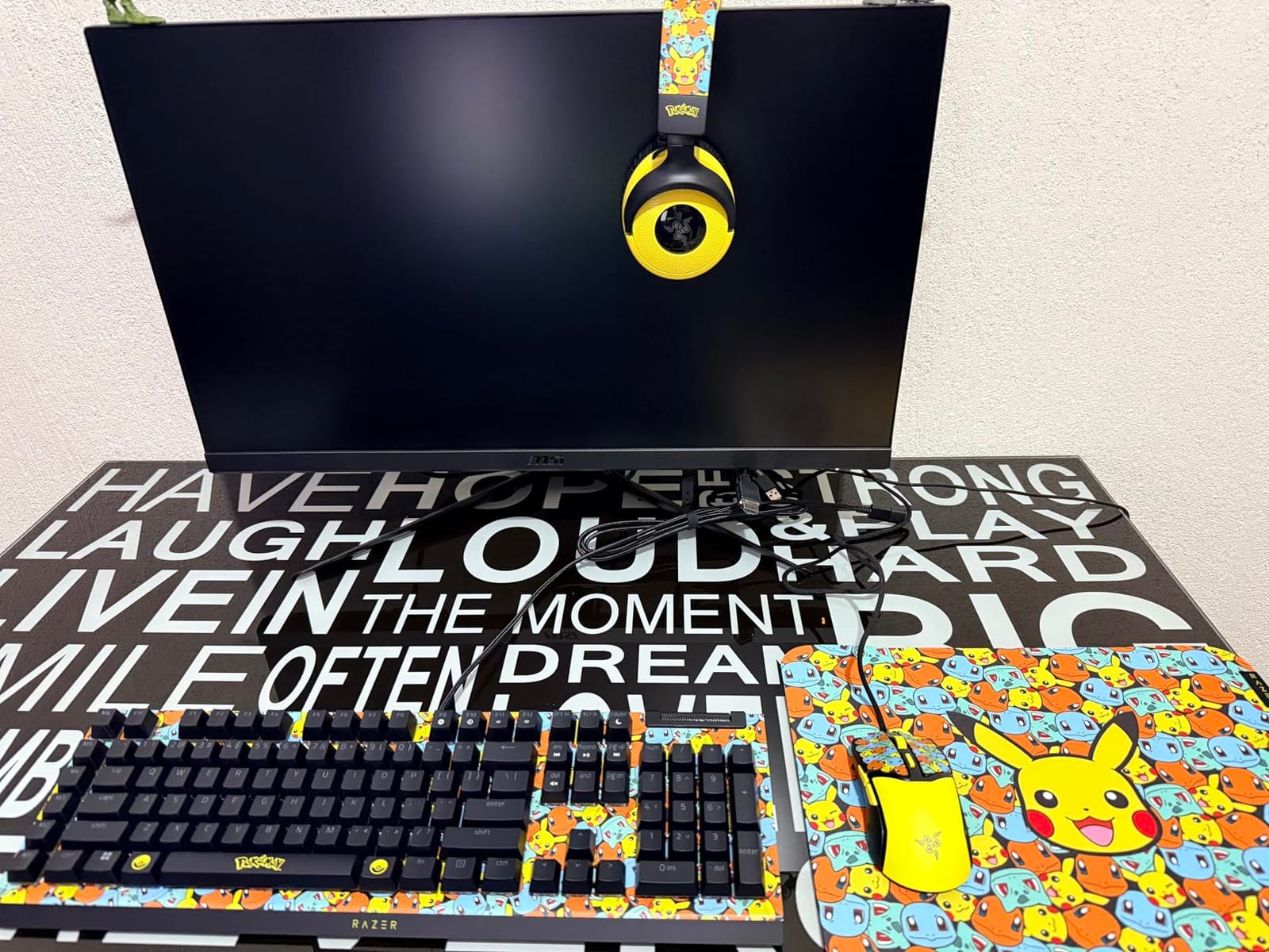 Razer BlackWidow V4 X Mechanical Gaming Keyboard, Yellow Switches, Black | Linear & Silent Switches, 6 Dedicated Macro Keys, Chroma RGB, Doubleshot ABS Keycaps, Roller & Media Controls, Snap Tap customer photo 1