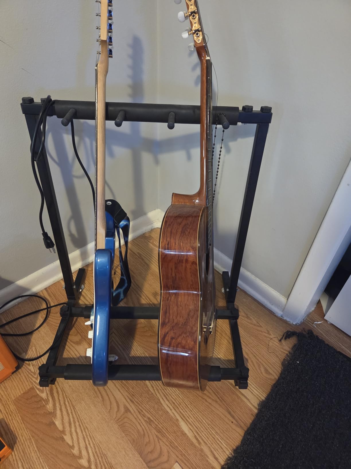 AODSK 5 Multi Guitar Stand Rack with Folding Design, Multiple Guitars Stand, Portable Black Guitar Holder for Guitar & Bass, Studio & Home (Square-5 Holder) customer photo 1