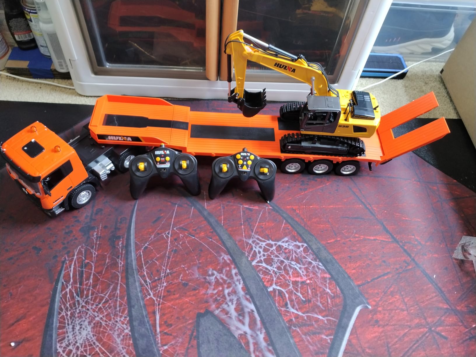 Fistone RC Semi Truck & Excavator Toy Set, 2.4Ghz Remote Control Flatbed Truck with Excavator Toys, 1:24 RC Semi-Trailer Engineering Tractor with Sound and Lights, Construction Vehicles Toy for Boys customer photo 2