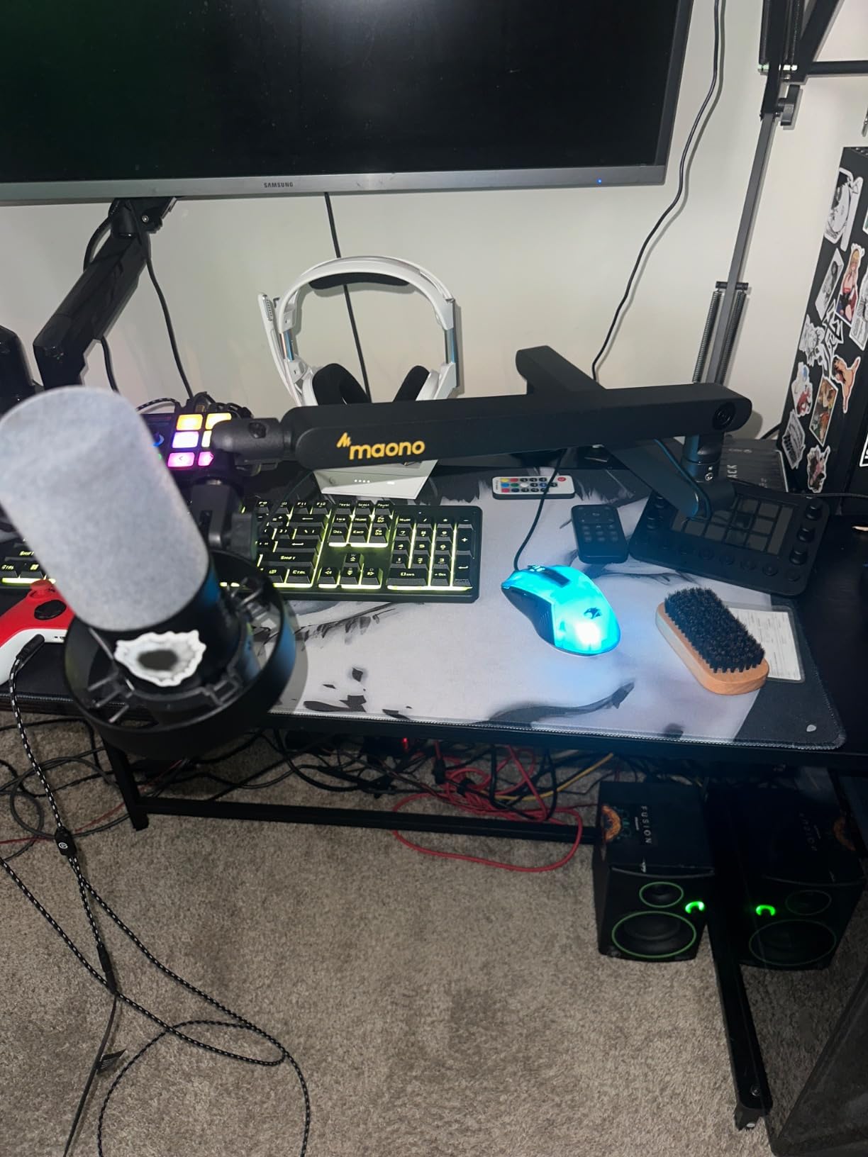 MAONO BA92 Low Profile Mic Boom Arm, Cable Management Microphone Stand - Heavy-duty adjustable desk clamp, metal construction, podcast studio streaming, clean desktop setups, black finish customer photo 1