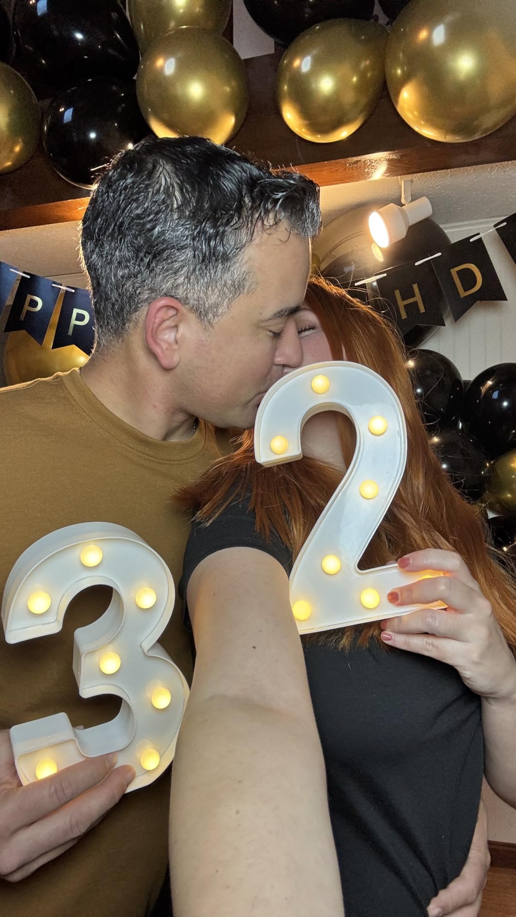 Light Up Letters, Led Letter Lights 26 Alphabet, Decorative Lighted Letter, Battery Powered Led Marquee Letters for Party, Bar, Night Light, Home Decor(A) customer photo 2