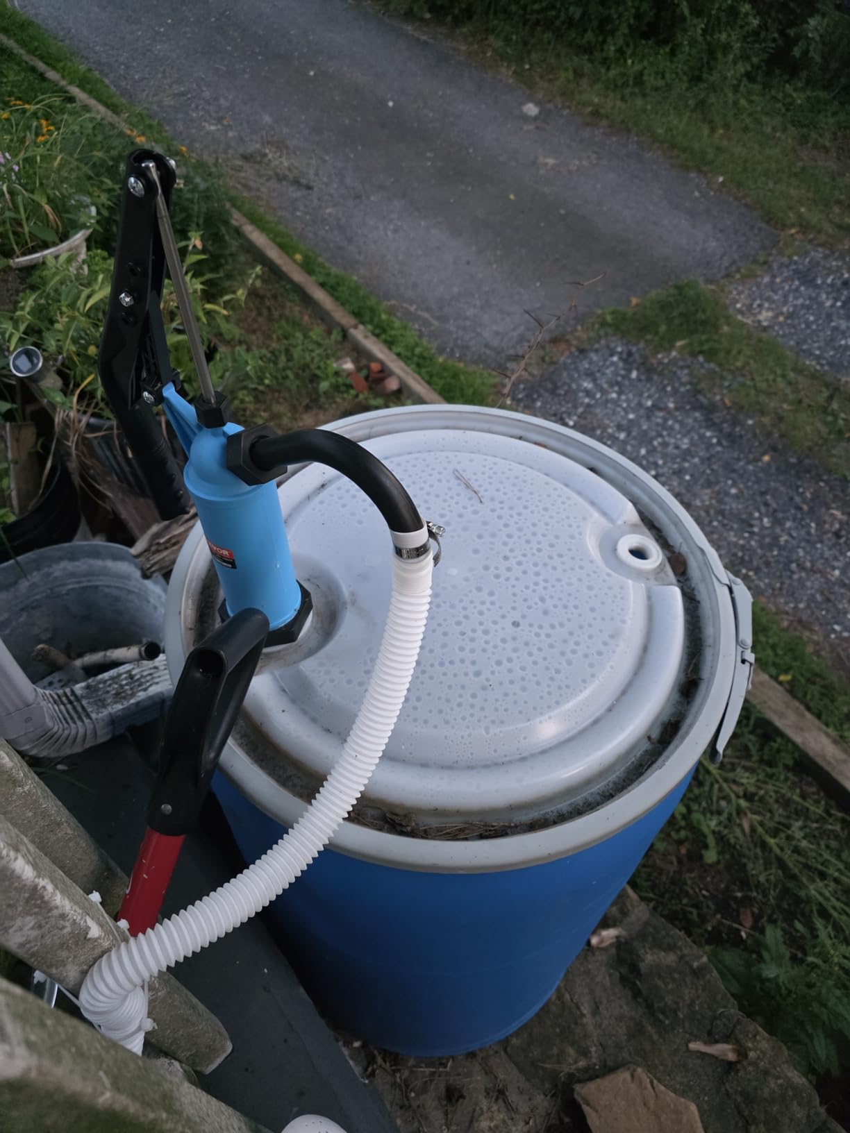 VEVOR Drum Pump, 9.5 oz. Per Stroke, Lever-Action Barrel Pump, Fits 5-55 Gallon Drums with 3-Section Suction Tube Assembly & Hose, Hand Operated, Designed to Transfer Water, Alcohol, Corrosive Liquids customer photo 2