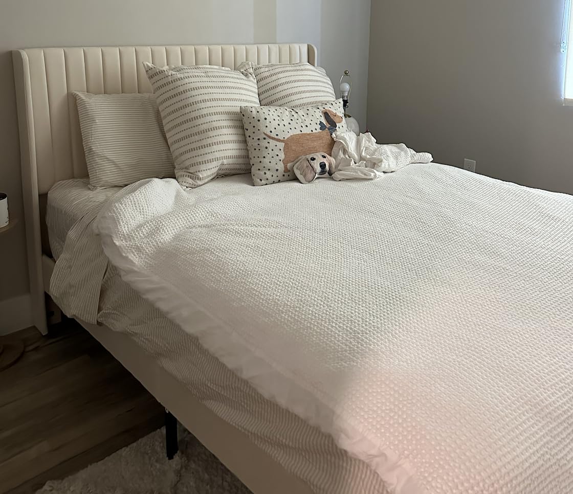 SHA CERLIN Full Size Velvet Bed Frame, Tufted Wingback Headboard, White customer photo 1