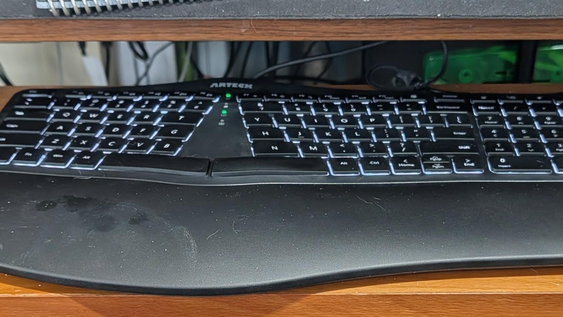 Arteck Split Ergonomic Keyboard with Palm Rest, USB Wired Backlit Keyboard customer photo 2