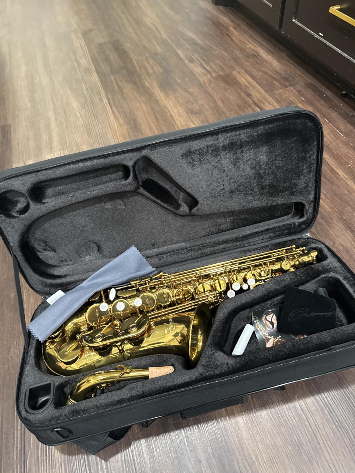 BetterSax Classic Alto Saxophone - Professional-Grade Instrument with Dark Gold Lacquer Finish customer photo 1
