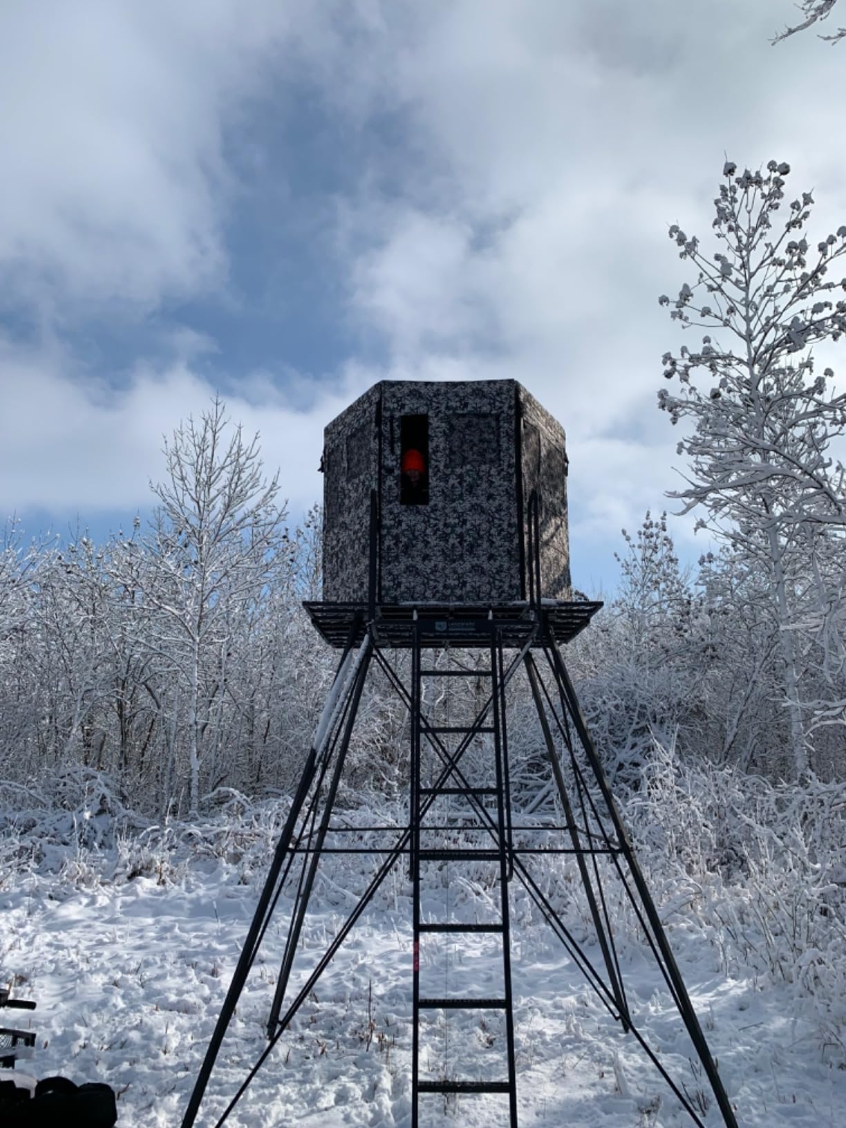 Hawk Warrior Hunting Durable 72'' L X 78'' T No-Tool Assembly Camo Concealing Ground Panel Blind with Silent Magnetic Closures & Multiple Windows customer photo 1