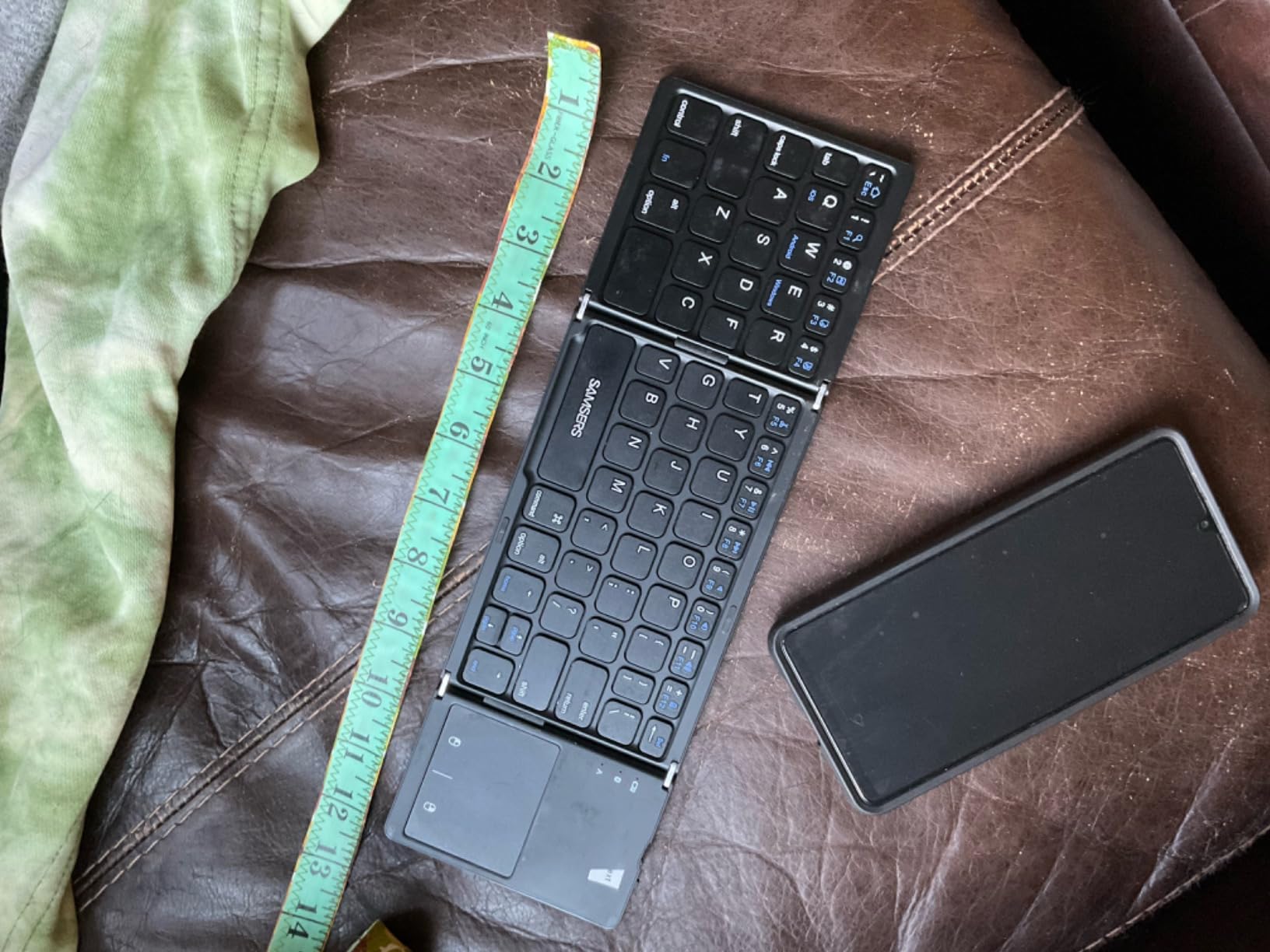 Samsers Foldable Bluetooth Keyboard with Touchpad, Ultra Slim Compact, Black | Multi-touch Trackpad, Full Size, Phone Holder, USB-C Charging customer photo 1